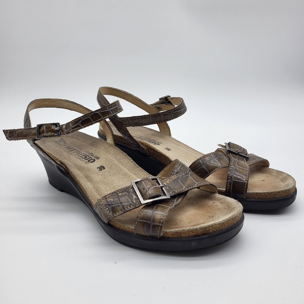 Mephisto green reptile print leather criss-cross strap with low wedge heel Sz 8